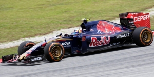 Carlos_Sainz_Jr_2015_Malaysia_FP3_1