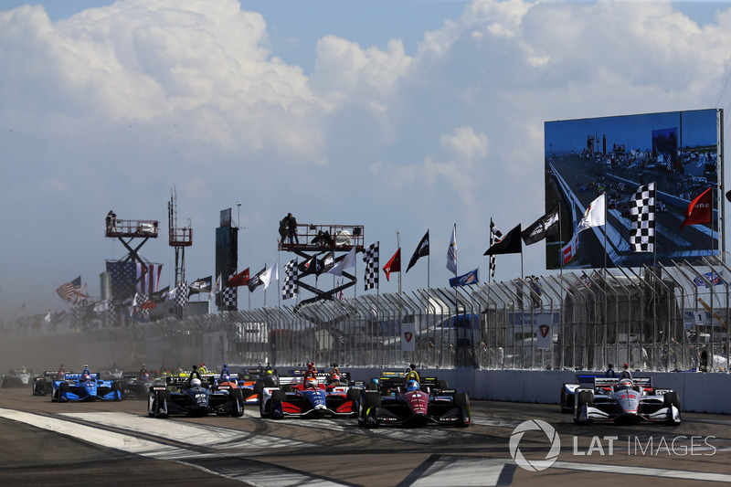 Robert Wickens leading at the start of the race.