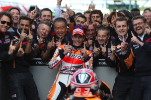 marc-marquez-dani-pedrosa-motogp-repsol-honda-silverstone-2014-18