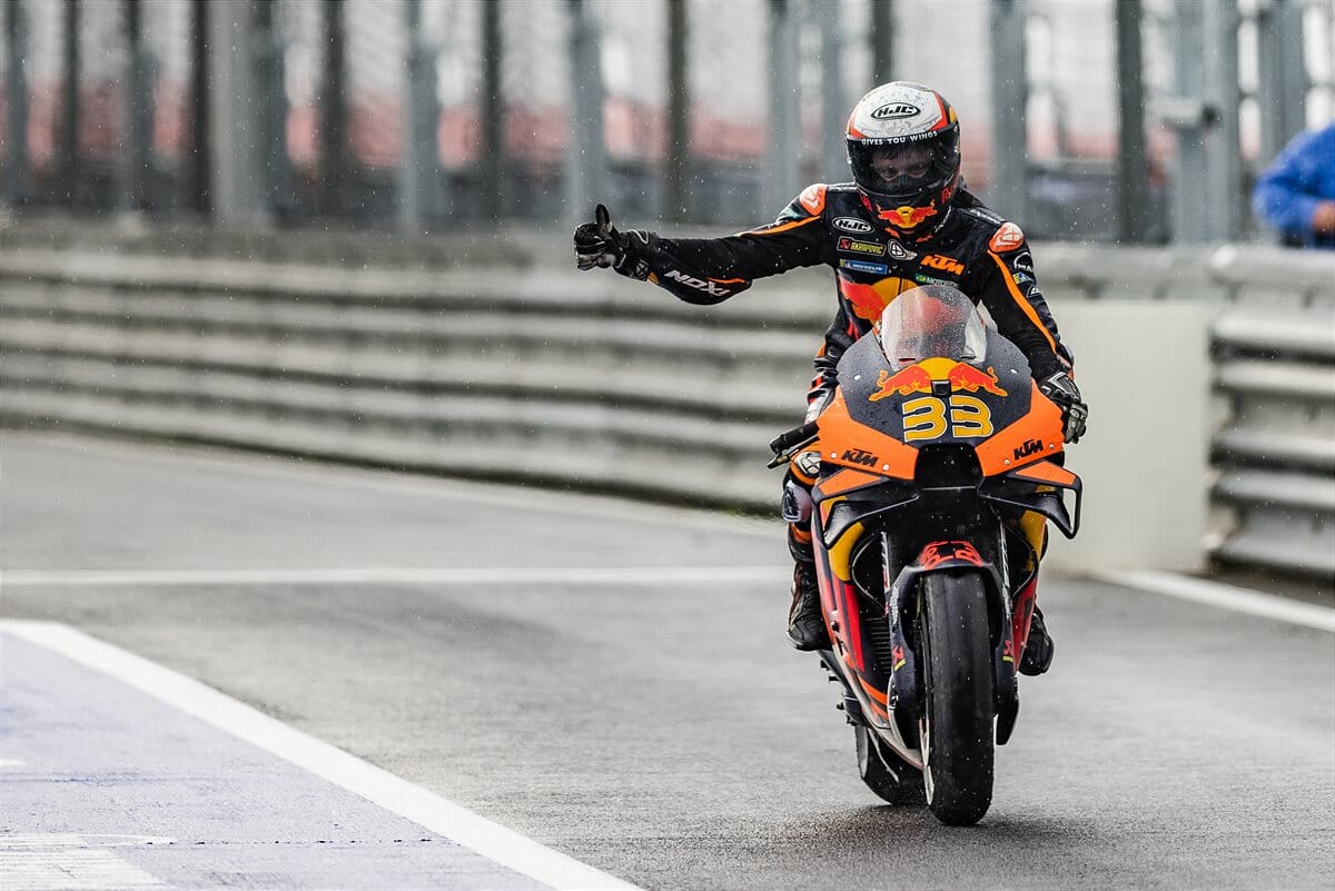 Brad Binder shows who is the boss at the 2021 Austrian MotoGP