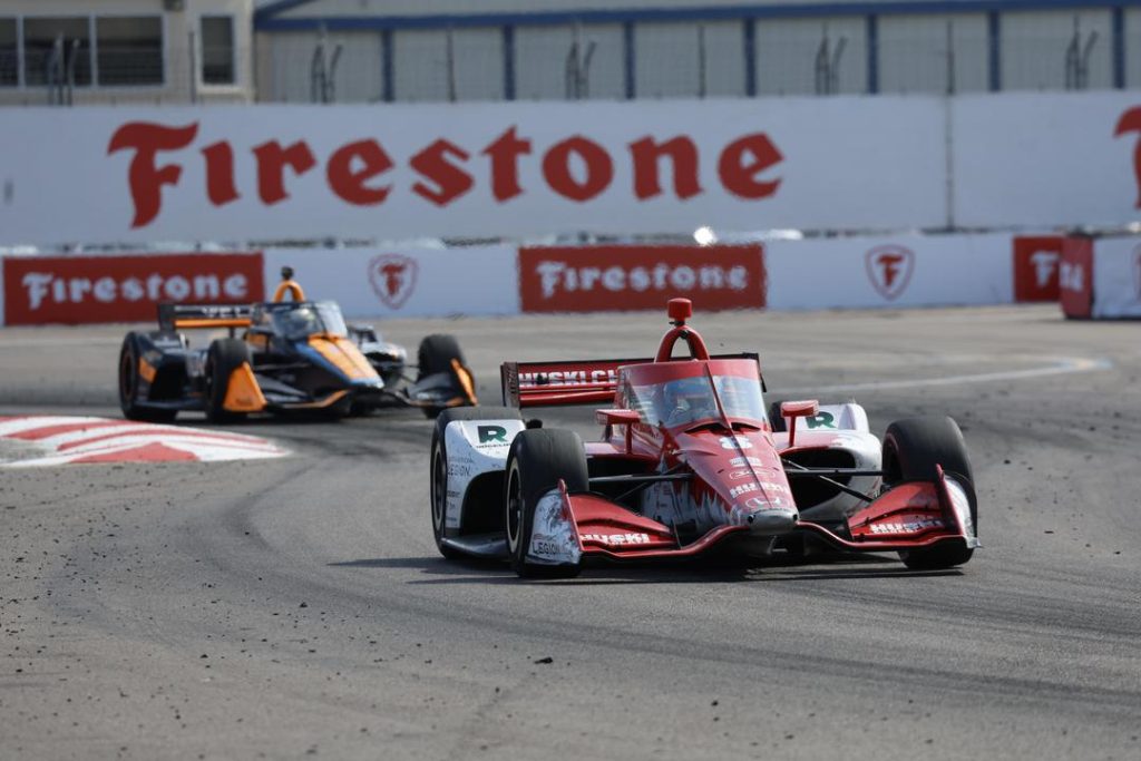 Marcus Ericsson and Pato O'Ward battling on the streets of St Pete!